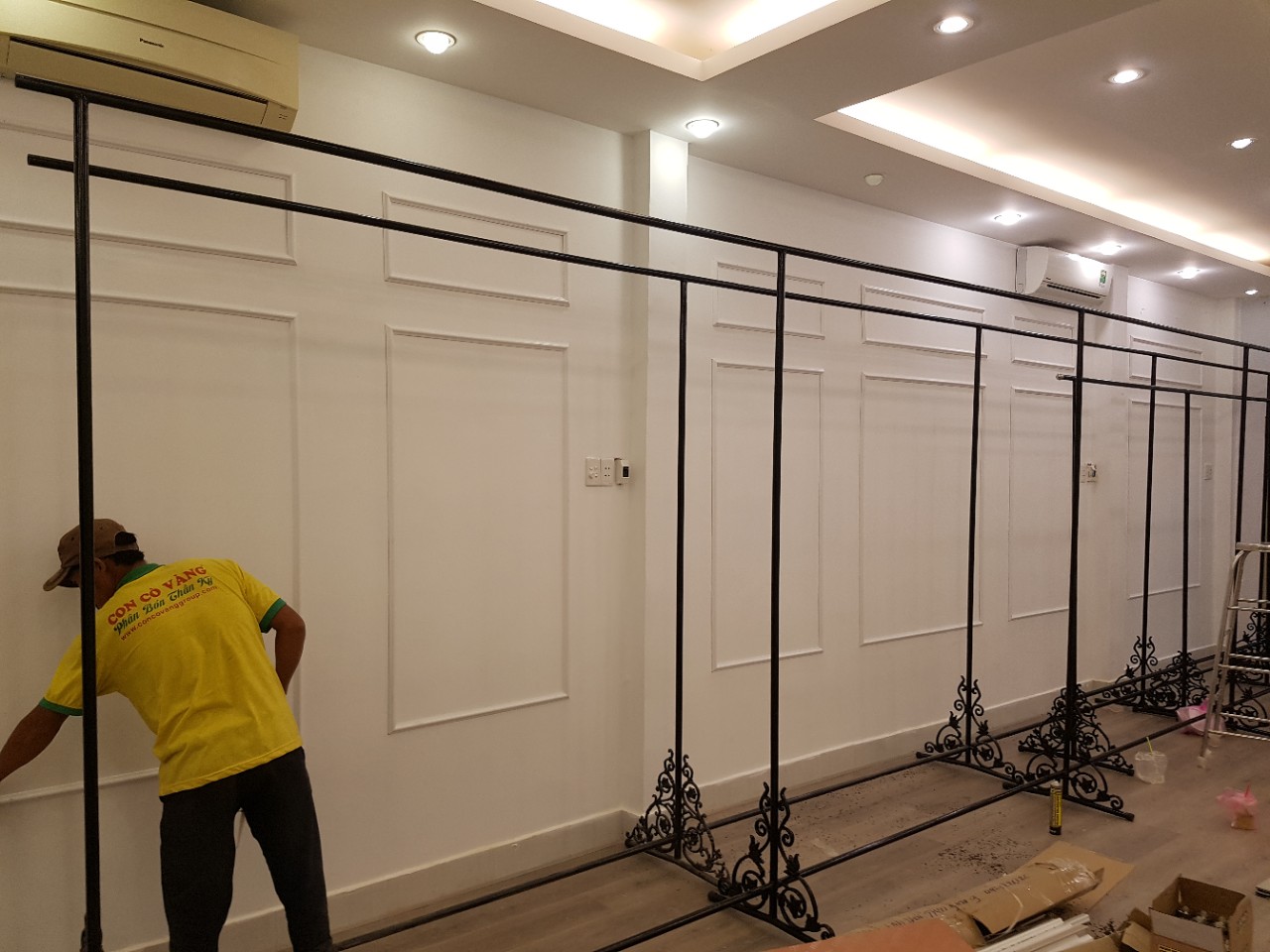 thi công chỉ viền trang trí trắng